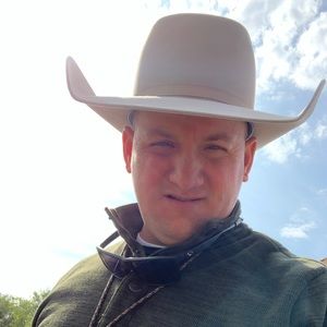 Meet your Posher, Corey